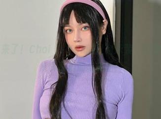 私房图集来了！Choi Ji Yun的日向泳装，感觉她都快要从屏幕里游出来了！